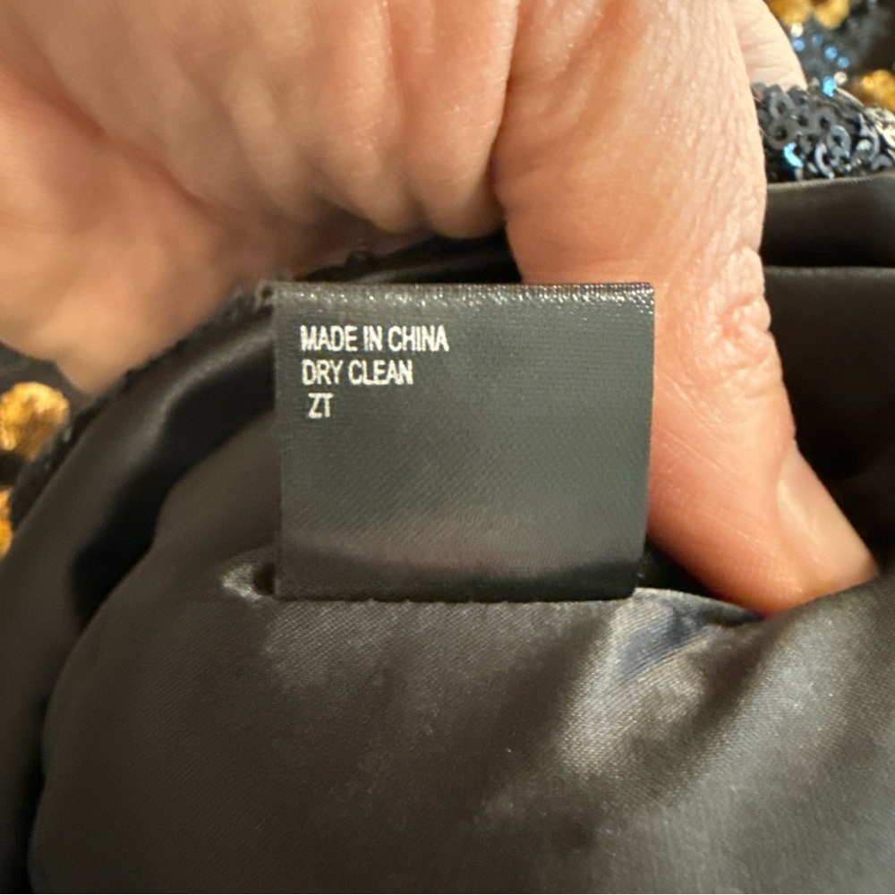 Elegant Black and Gold Floral Dress - Picture 13 of 13